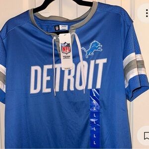 Size Large women’s Lions Jersey